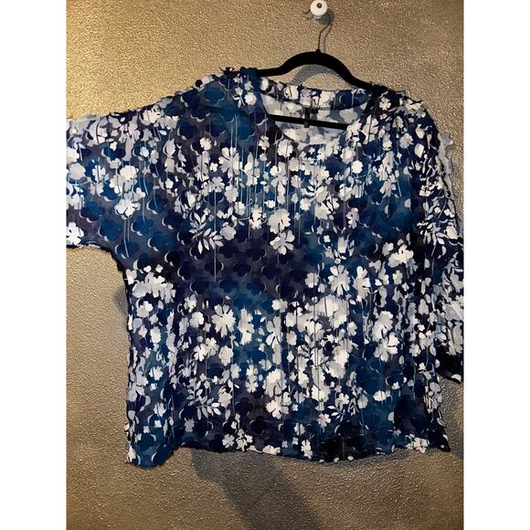 By JJ Office Business Casual Romcom Appliqué 3D Floral Shear 3/4 Sleeve Top - Picture 5 of 9